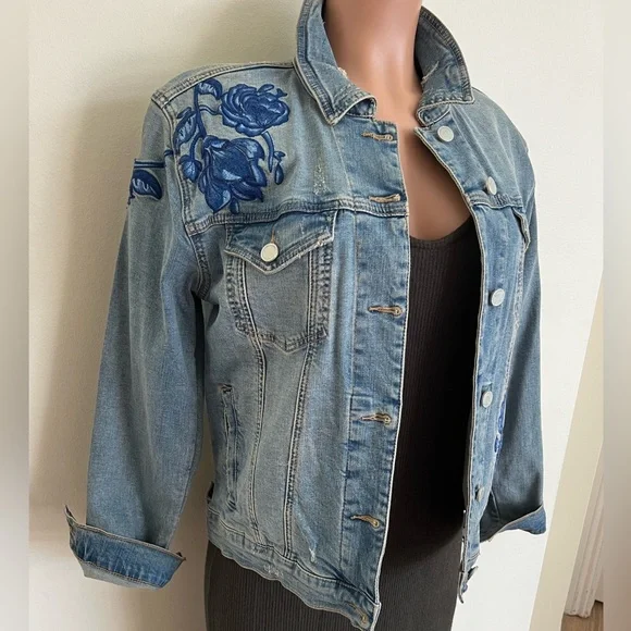 BLANK NYC embroidered jean jacket - Picture 13 of 14